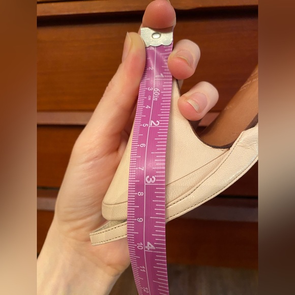 Cute Chanel black & light pink sling back heels. Size 8, fits like a size 7.5-8 - Picture 5 of 6